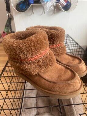 Uggs  Brown Cozy Shearling-Lined Booties